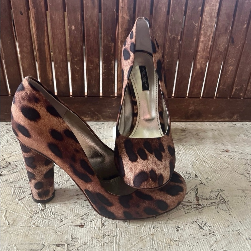 Dolce & Gabbana Leopard Pumps